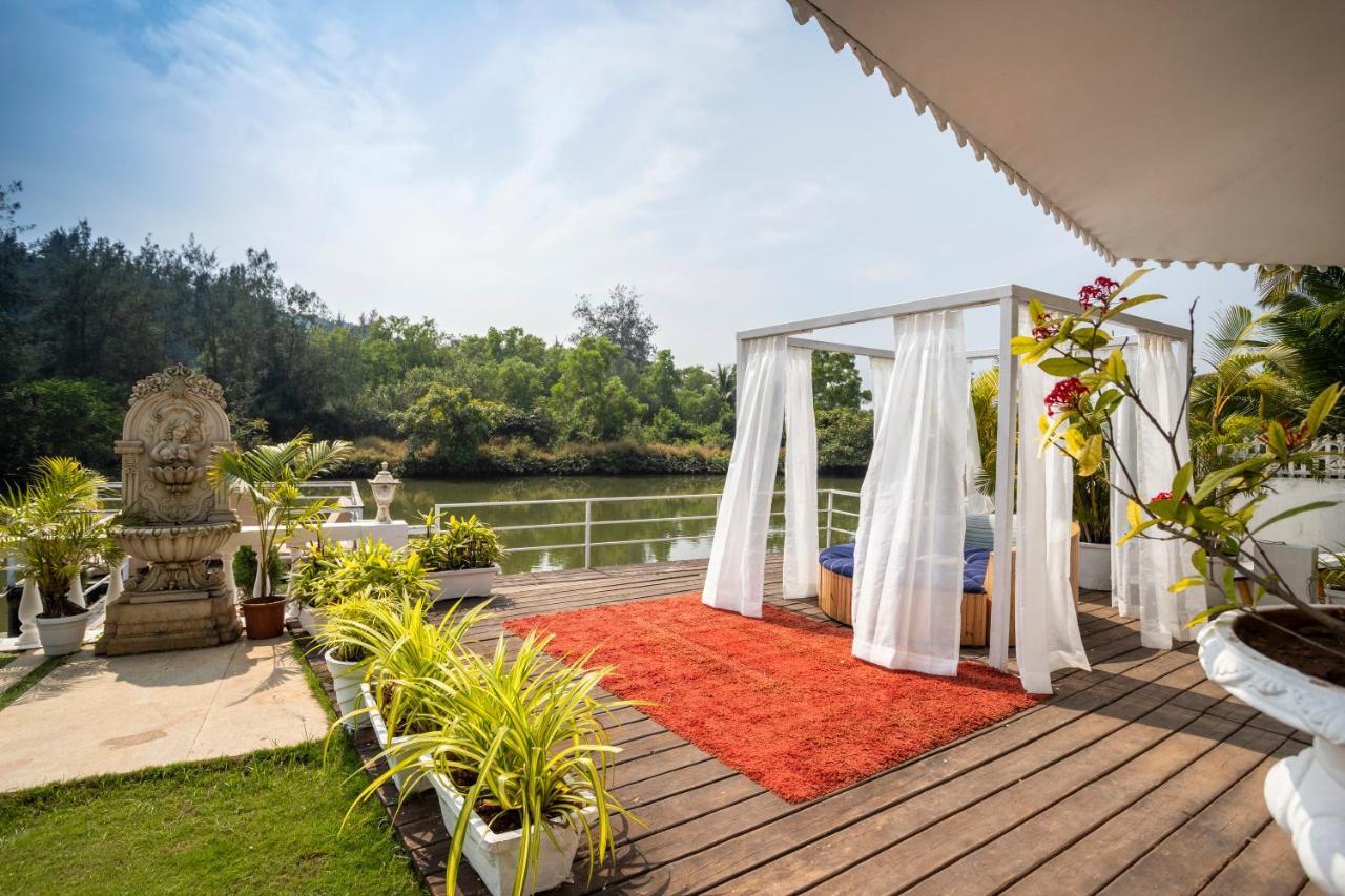 Stone Wood Riverfront Resort Siolim Luaran gambar